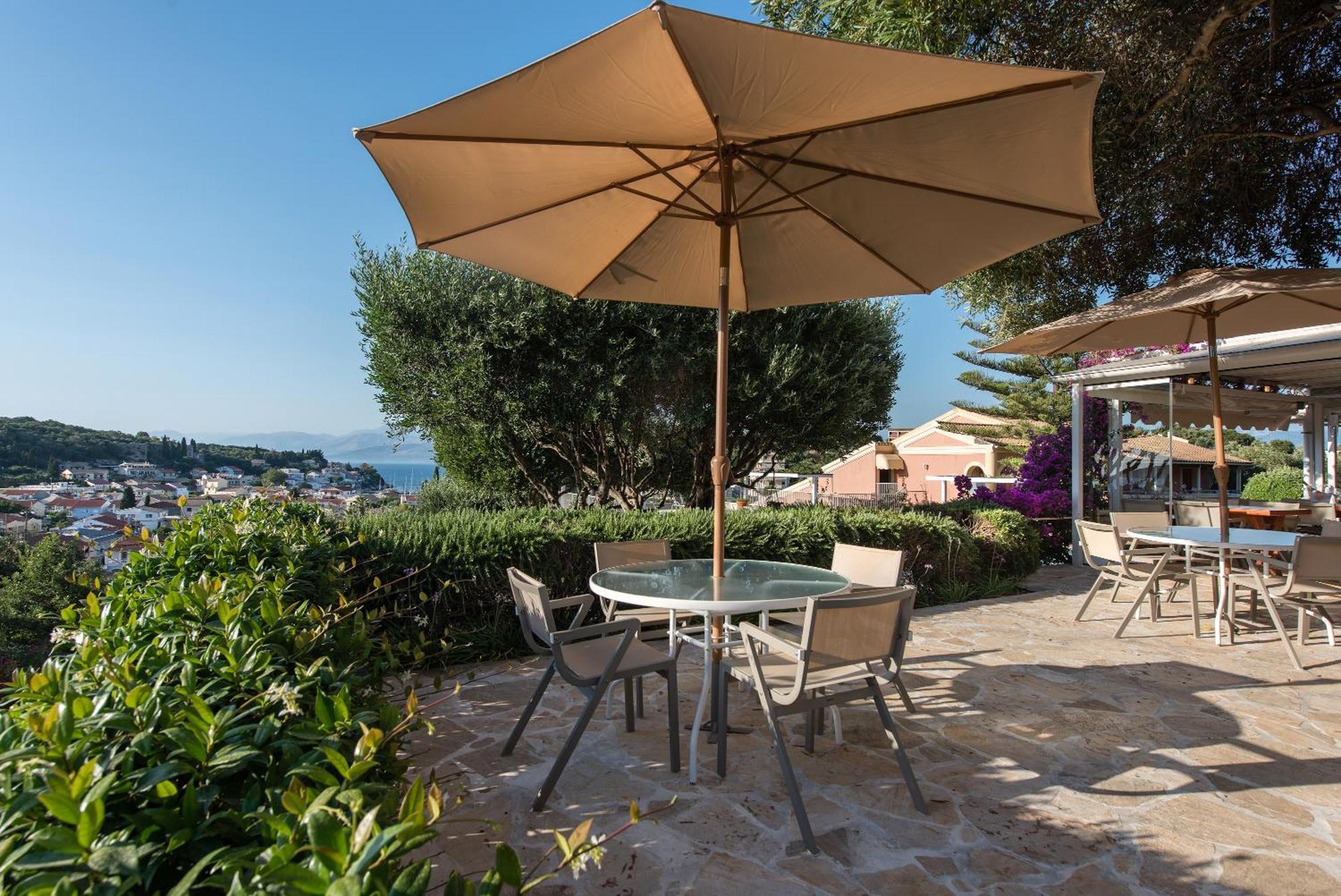 Hill Lofos Hotel Kassiopi Exterior photo
